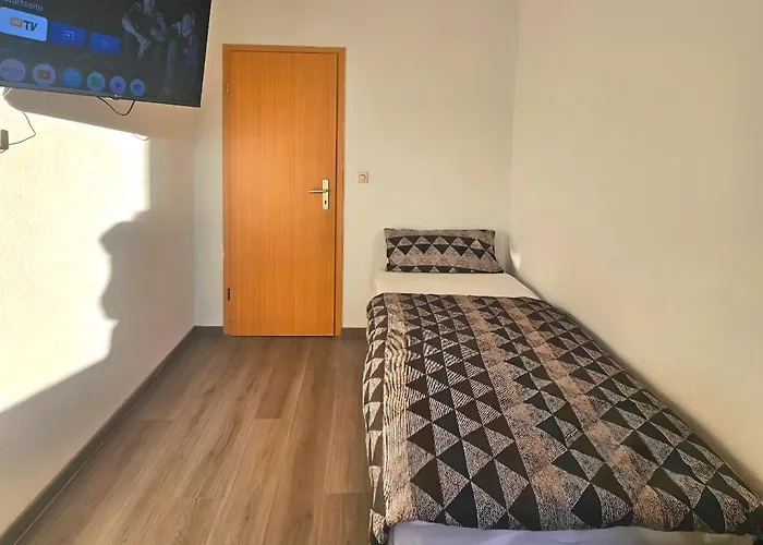 Mit Guter Ausstattung In Zentraler Lage Lägenhet Merseburg